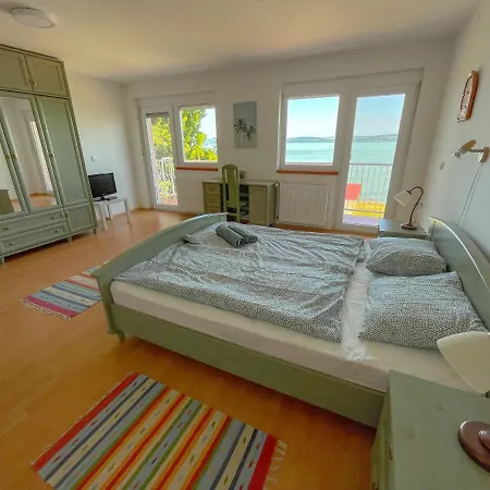 Zoeldpart * Balatonszarszo